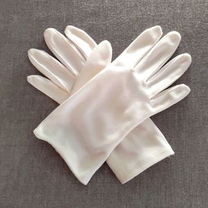 FREE with bundle Vintage White Gloves